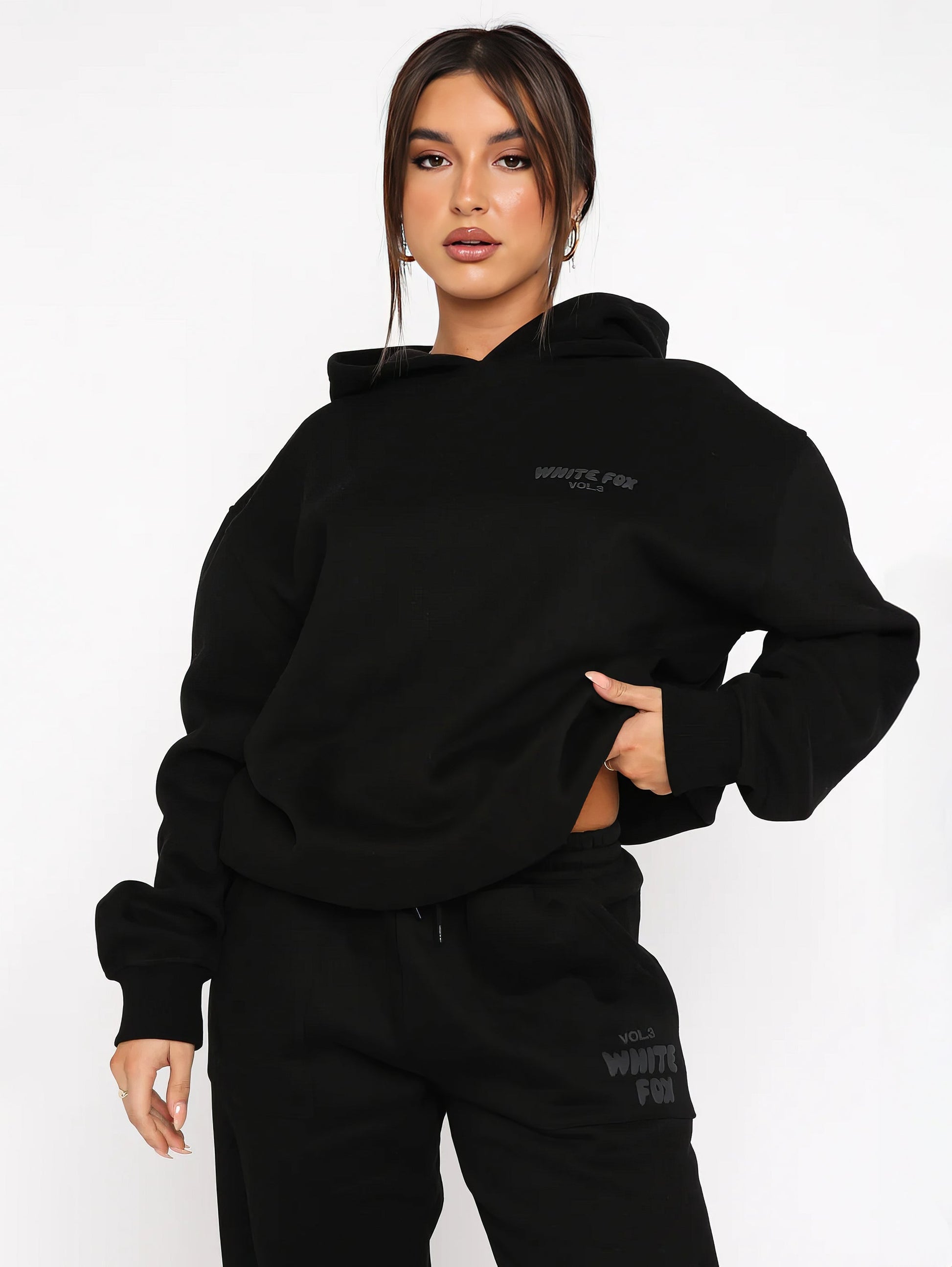Chándal moderno para mujer con diseño elegante y cómodo