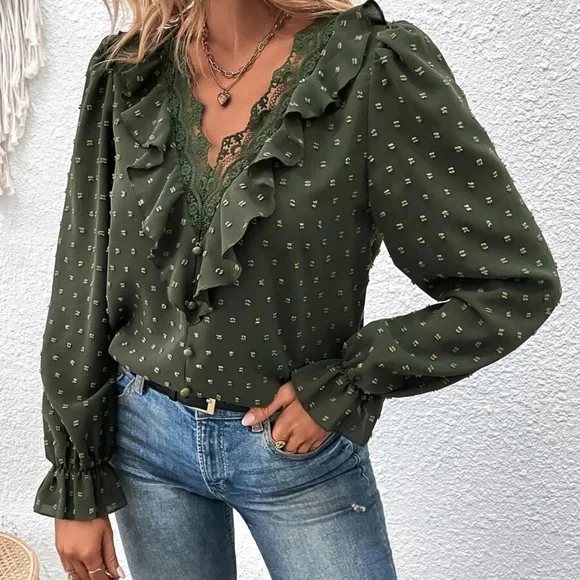 Blusa Boho con Lunares Suizos y Encaje con Volantes Micaela