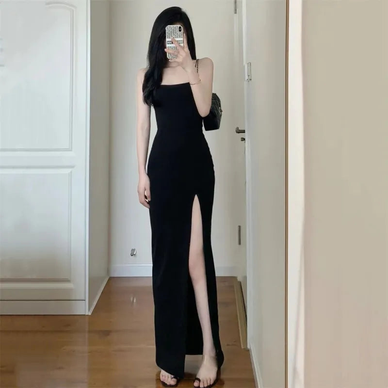 Elegancia en tonos negros - un vestido para ocasiones especiales