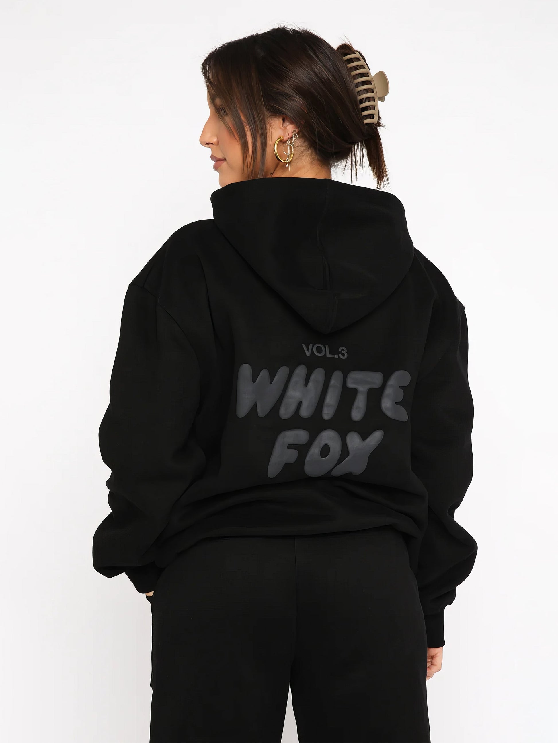 Chándal moderno para mujer con diseño elegante y cómodo