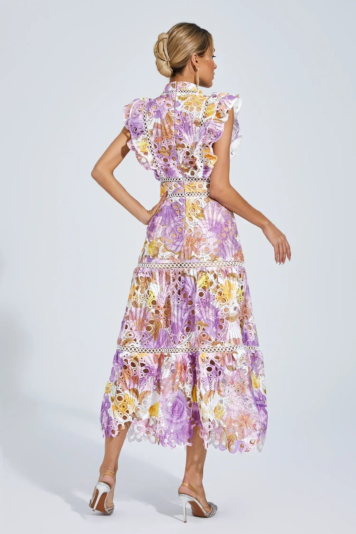 Vestido midi sin mangas para mujer con detalles calados modernos