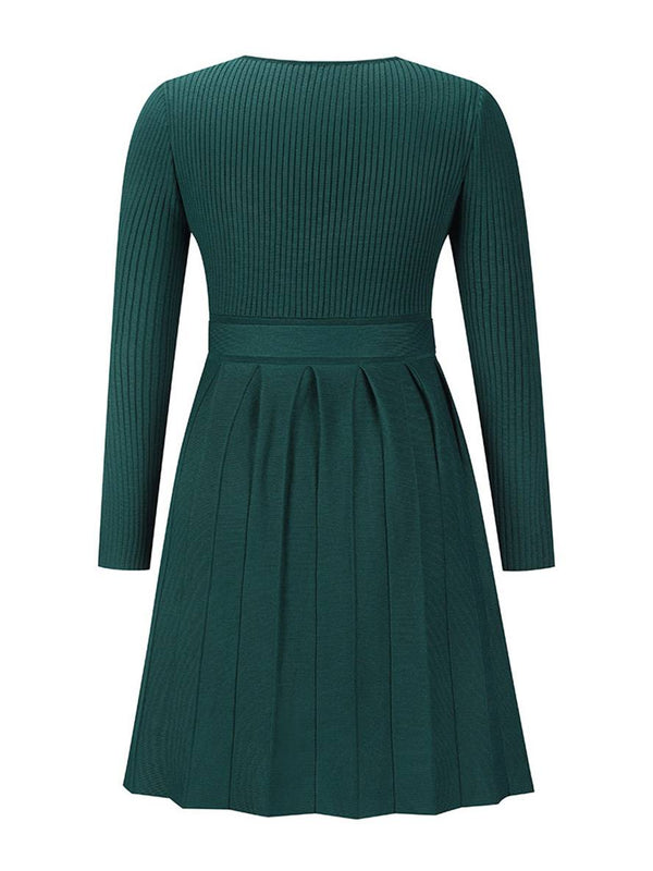 Vestido corto con escote en V, mangas largas y cinturón para un mira elegante y versátil