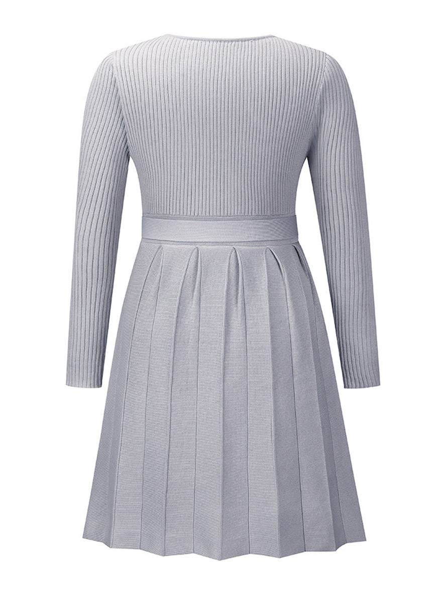 Vestido corto con escote en V, mangas largas y cinturón para un mira elegante y versátil