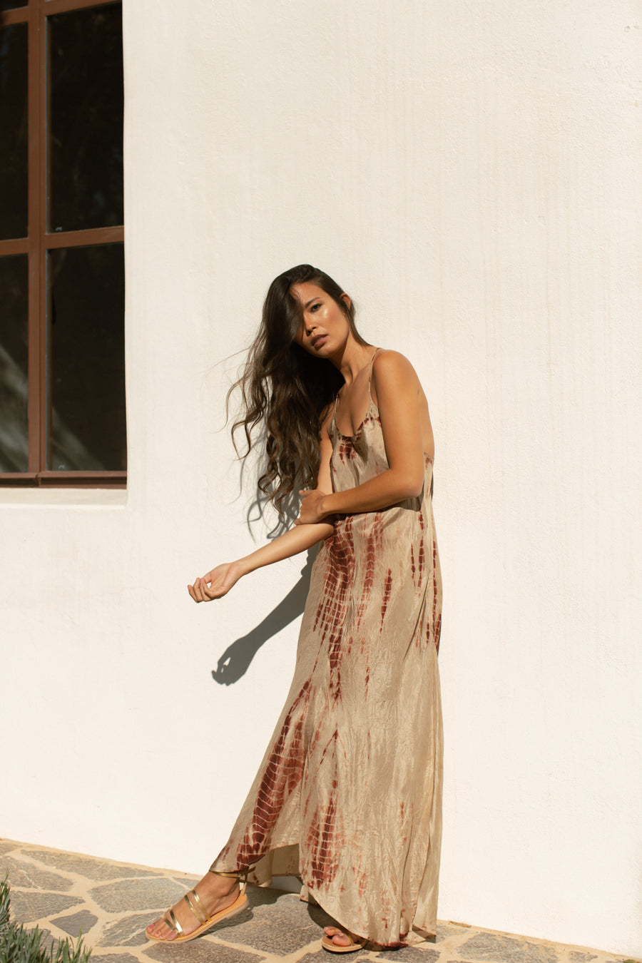 Vestido largo informal con tirantes finos ideal para el día a día con estilo