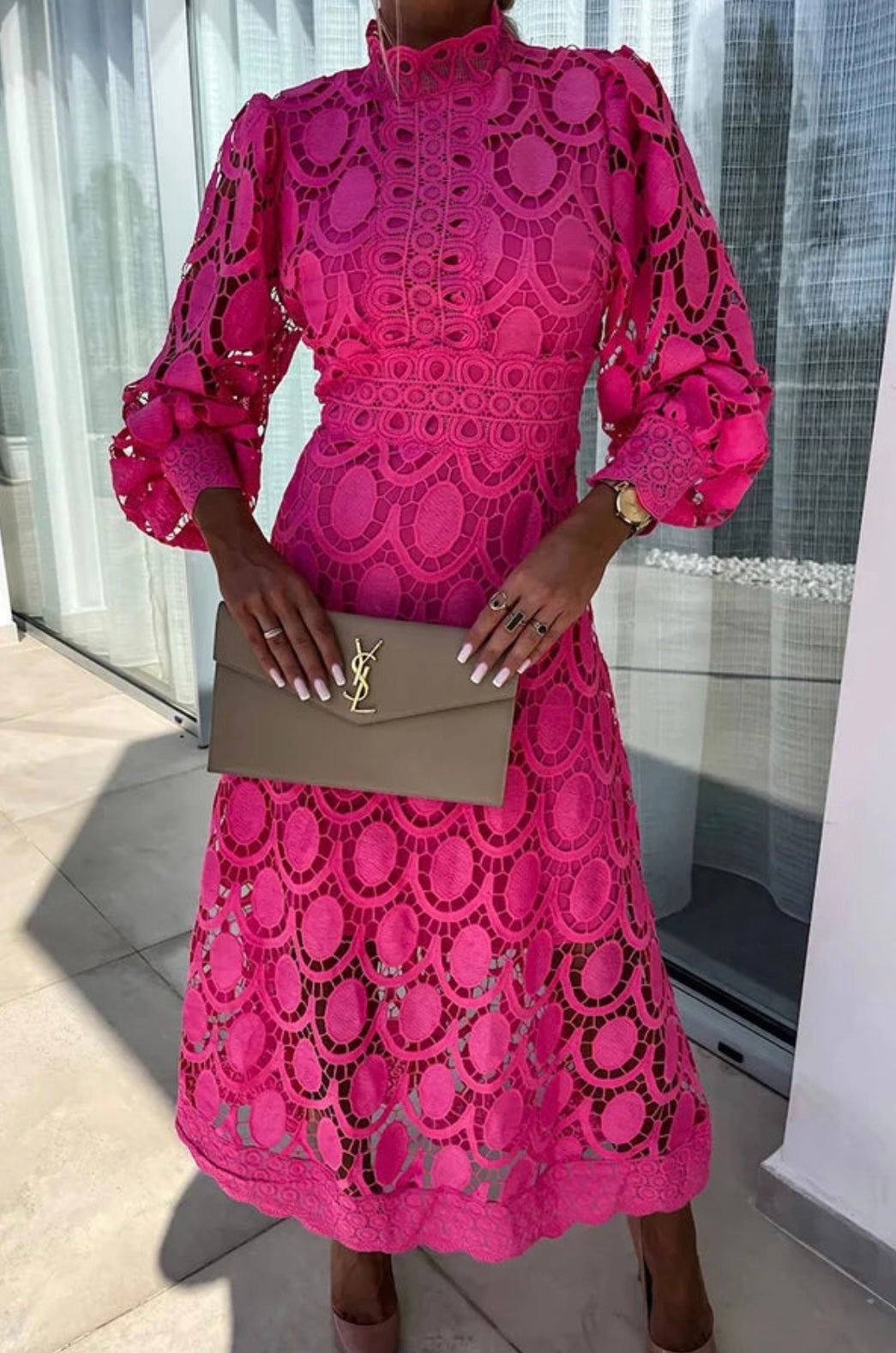 Vestido midi sofisticado para mujer con detalles de encaje elegantes