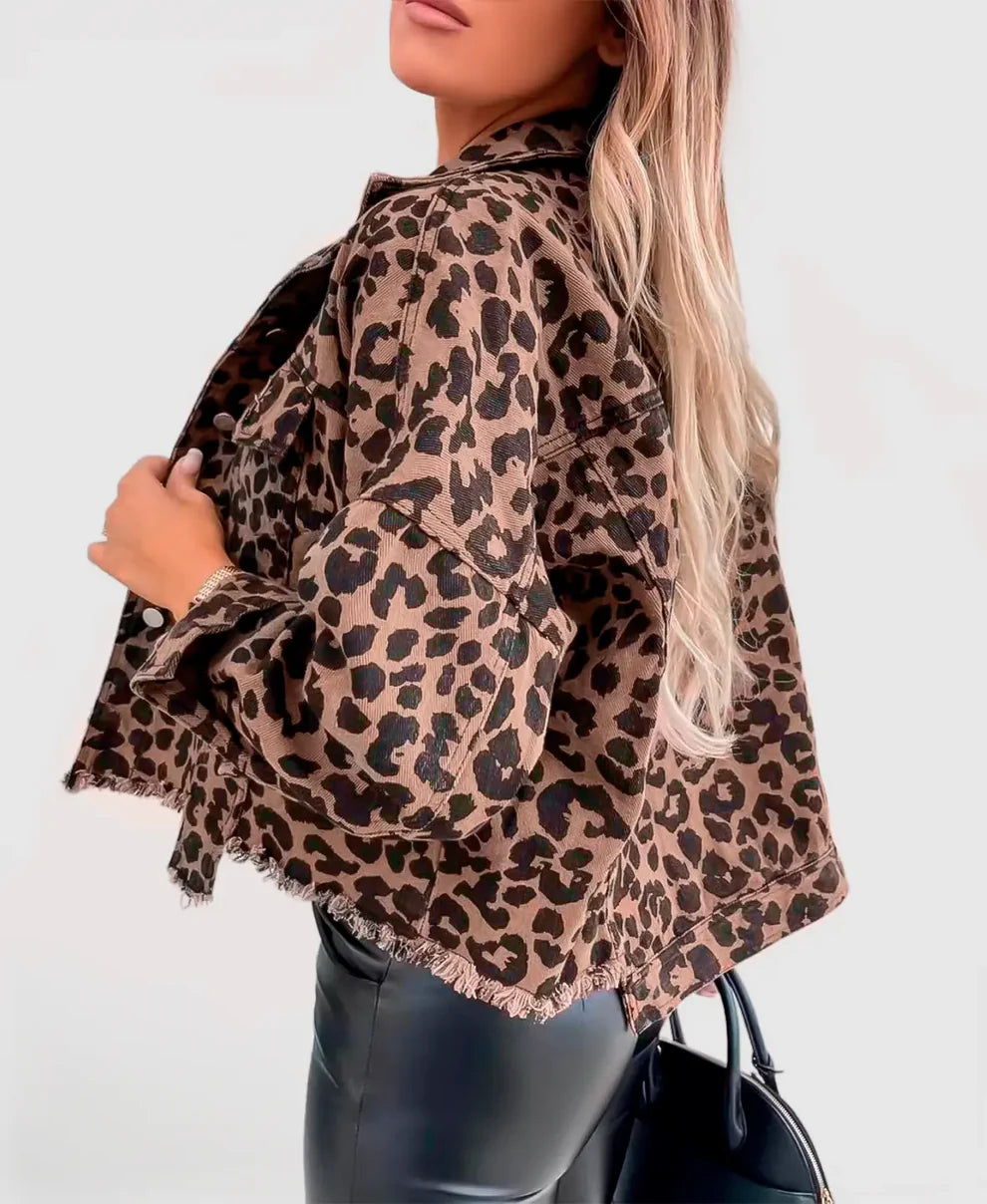 Chaqueta brillante con estampado de leopardo