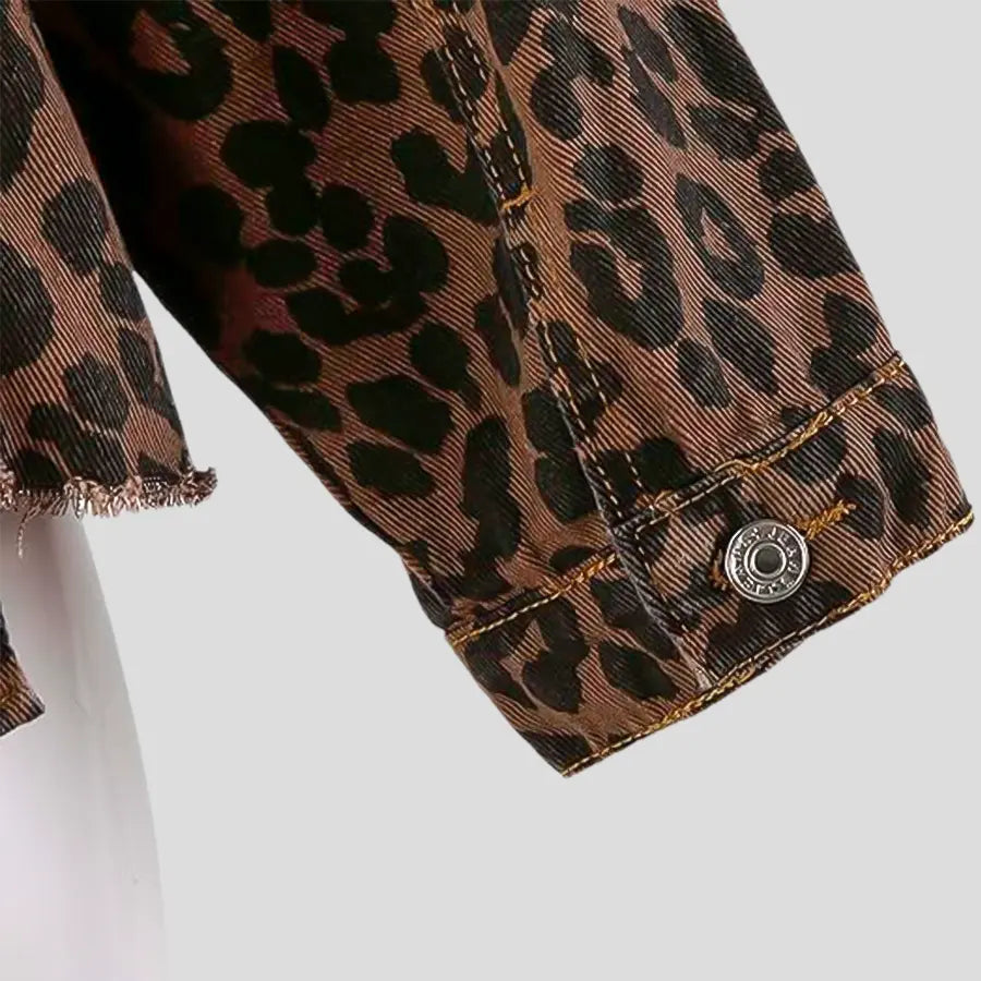 Chaqueta brillante con estampado de leopardo