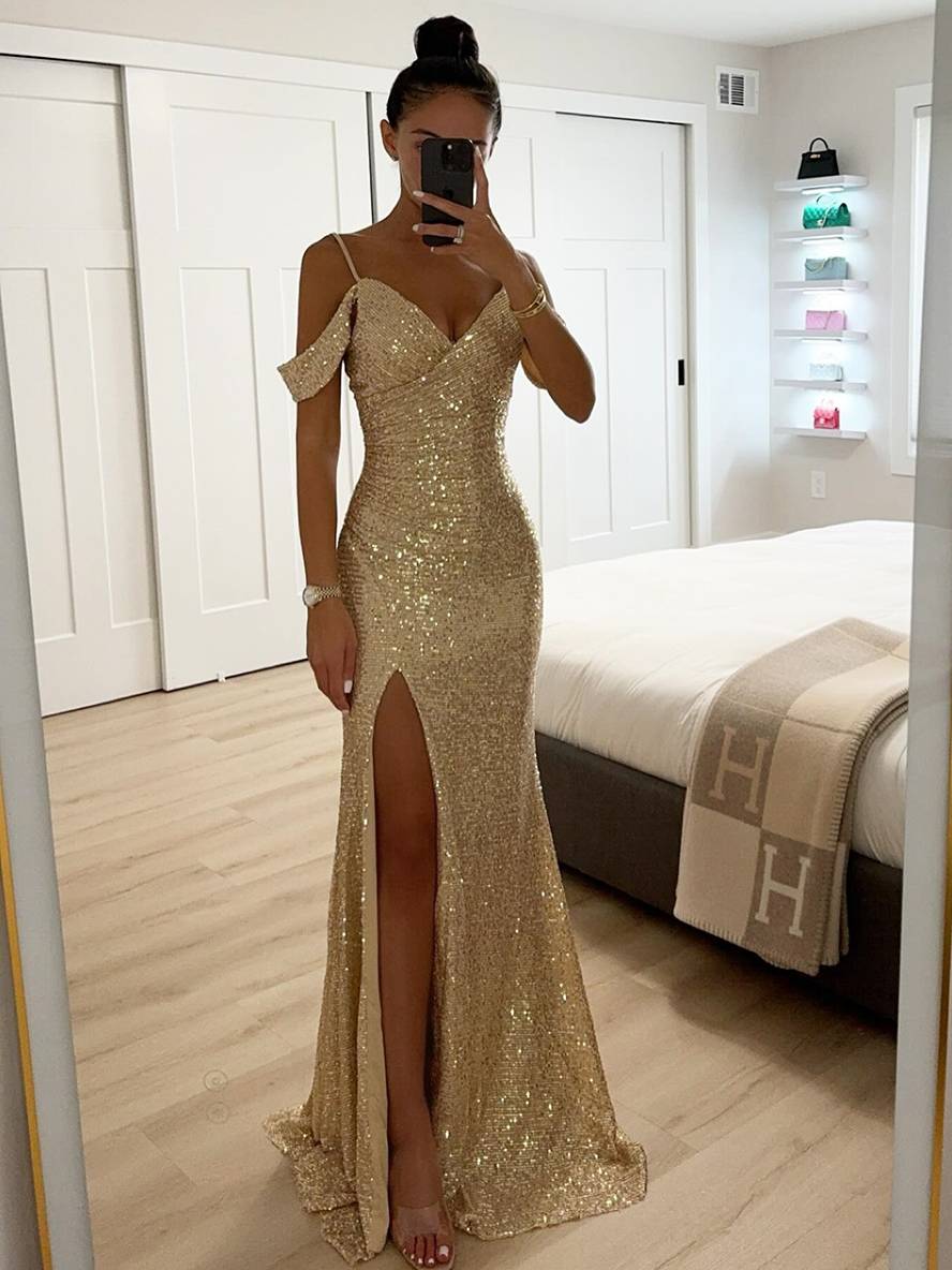 Vestido largo con lentejuelas, escote en V, abertura lateral y tirantes finos para eventos elegantes