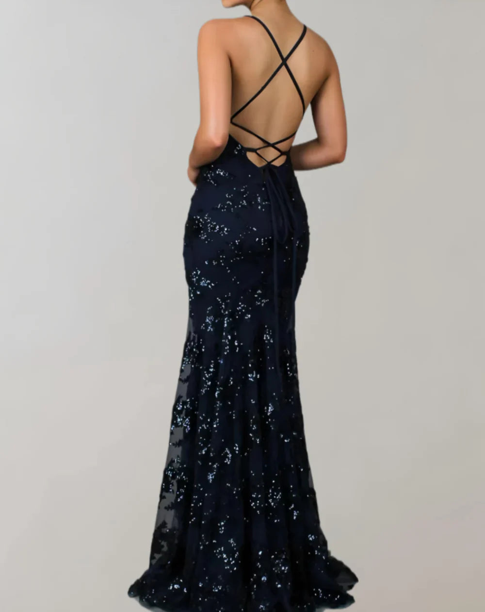 Vestido largo sin mangas brillante con espalda descubierta