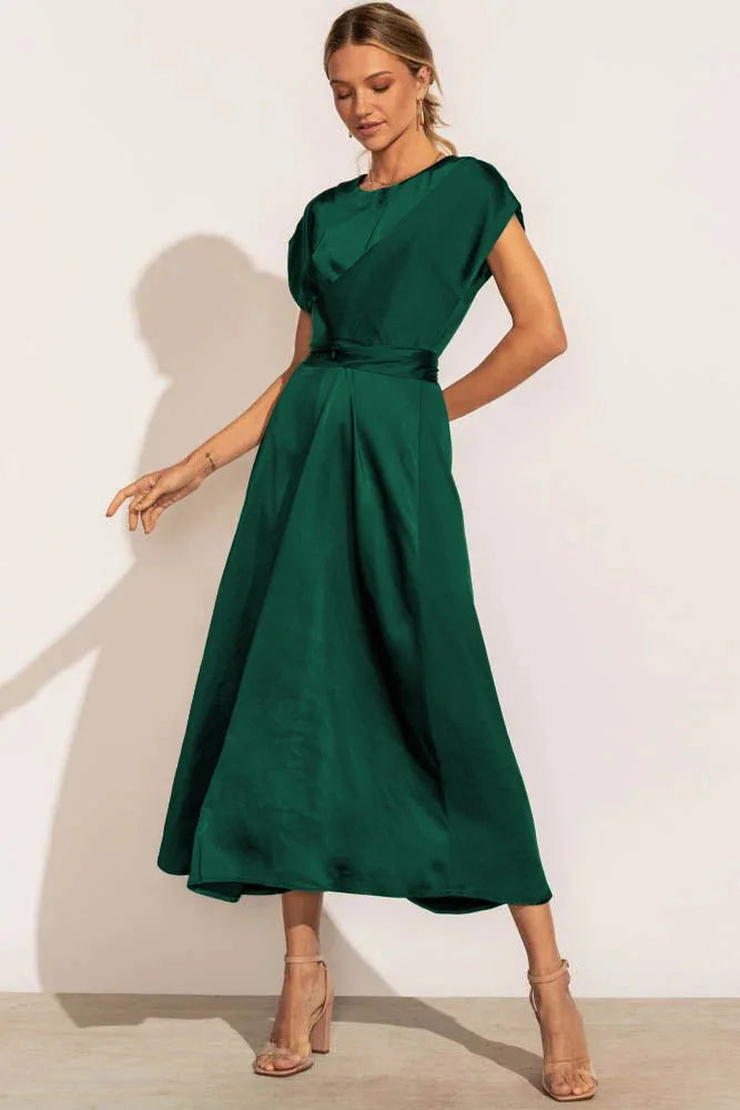 Vestido midi de noche elegante con cinturón ajustable