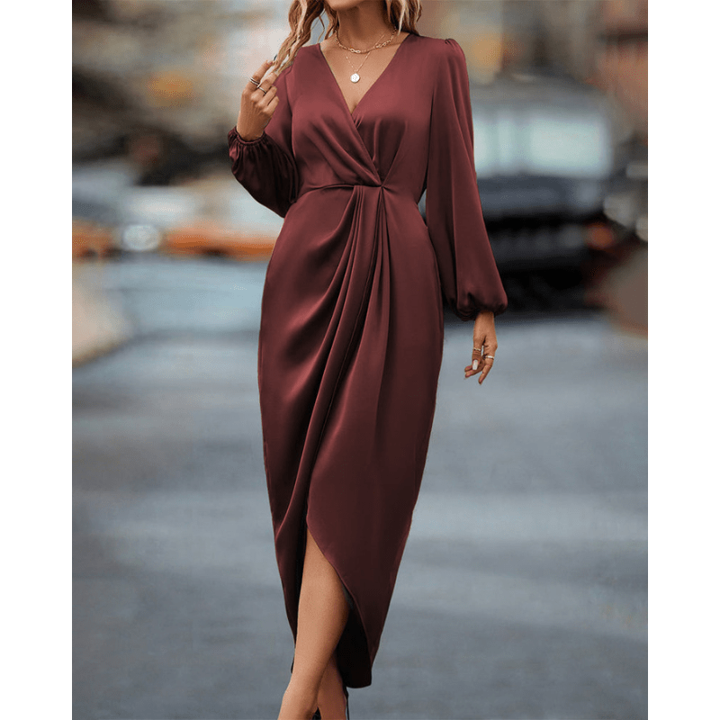 Vestido midi elegante con mangas largas y estilo moderno