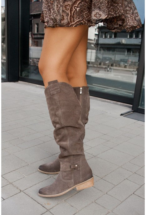 Botas cómodas y elegantes con cremallera y tacón pequeño