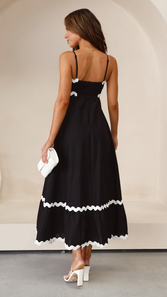 Vestido largo elegante con tirantes finos