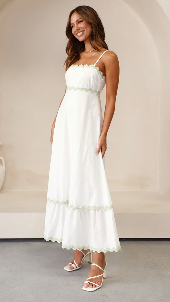 Vestido largo elegante con tirantes finos