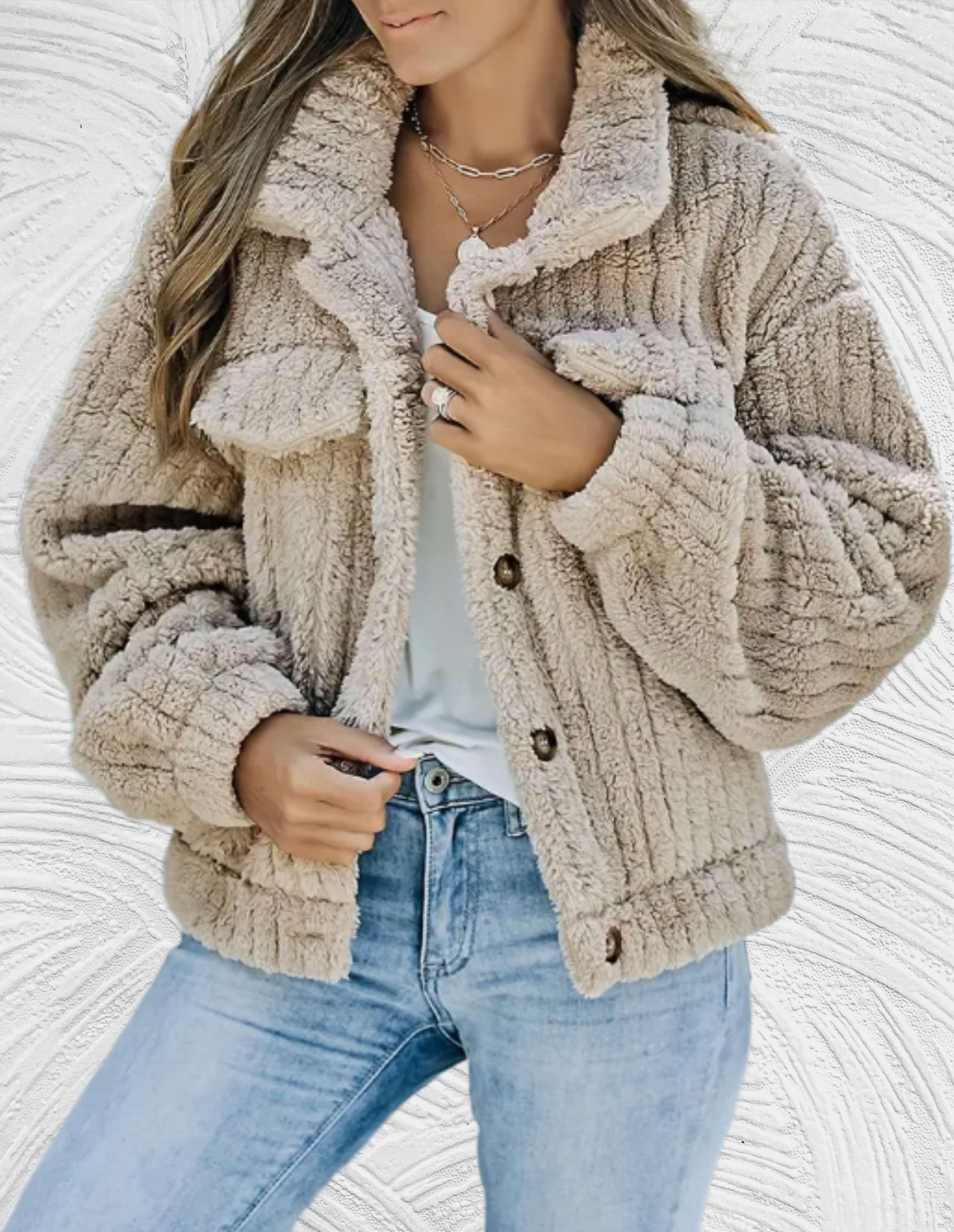 Chaqueta suave y moderna para mujer con diseño elegante y funcional