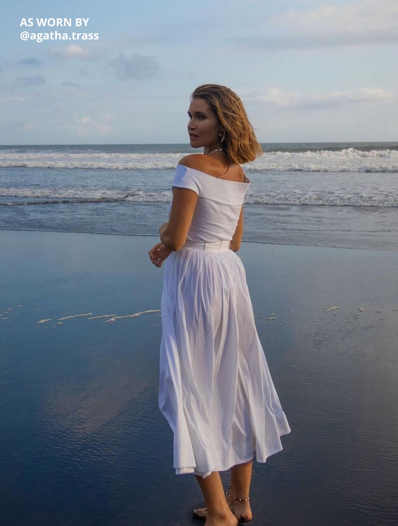 Falda midi amplia con estilo actual para un mira versátil