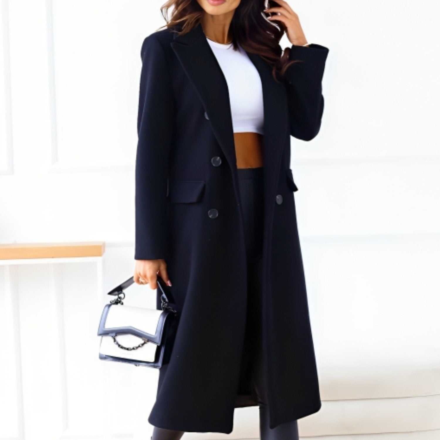 Abrigo elegante y acogedor para mujer en invierno