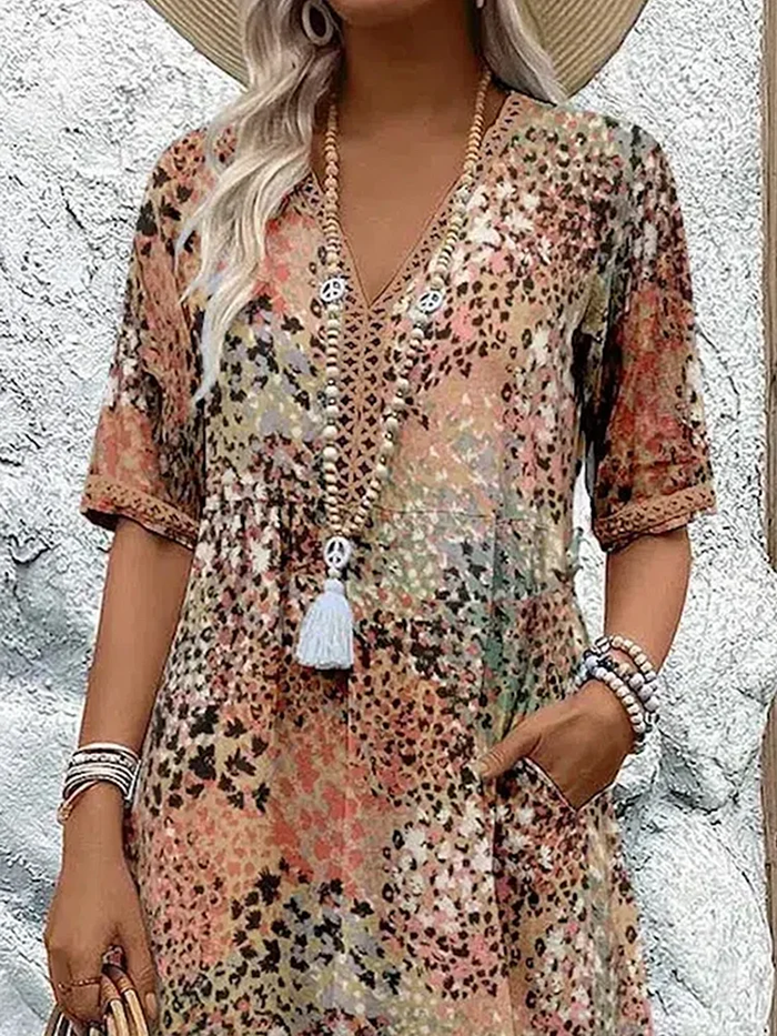 Vestido de media longitud con diseño llamativo y estilo moderno