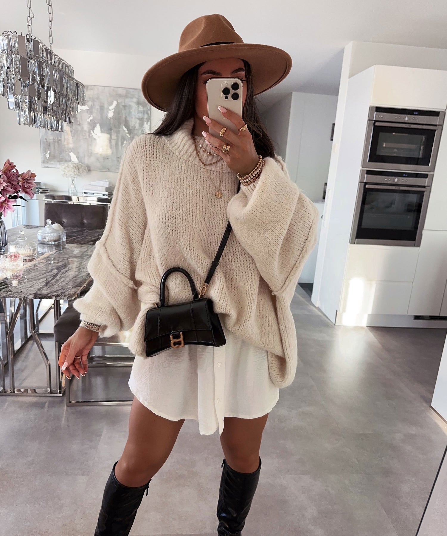 Suéter Oversize Beige - Prenda Cálida y Elegante para el Invierno