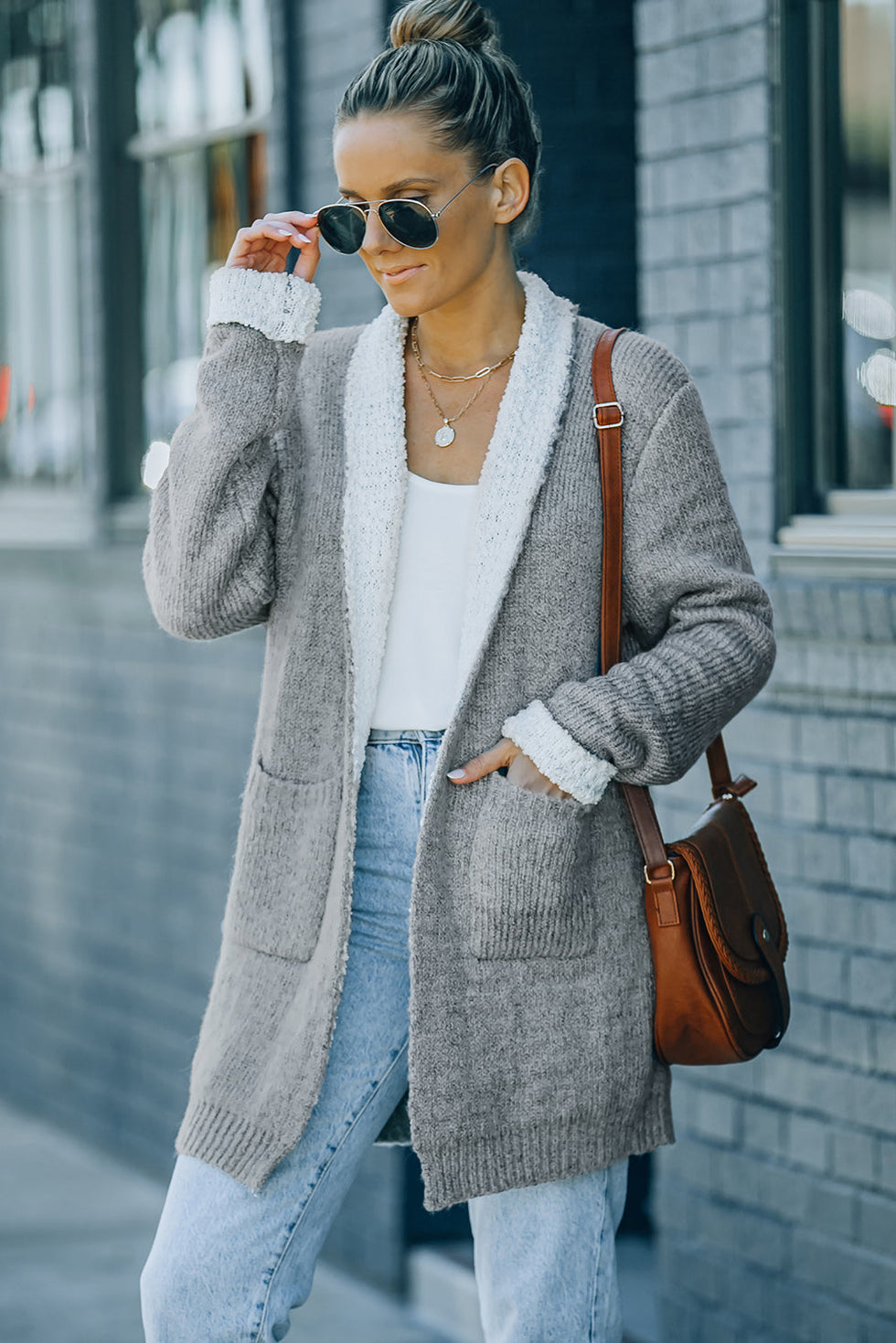 Cárdigan de Punto Abierto para Mujeres en Gris con Bolsillos – Estilo Cómodo