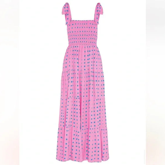 Vestido maxi fruncido con dobladillo de volantes en estampado geométrico rosa