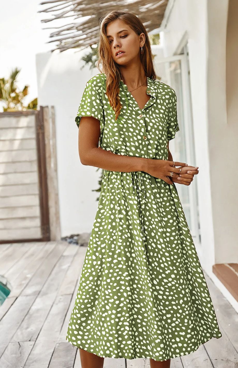 Vestido midi elegante ideal para primavera y entretiempo