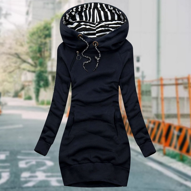 Vestido Cómodo con Capucha Profunda – Estilo y Confort para el Invierno