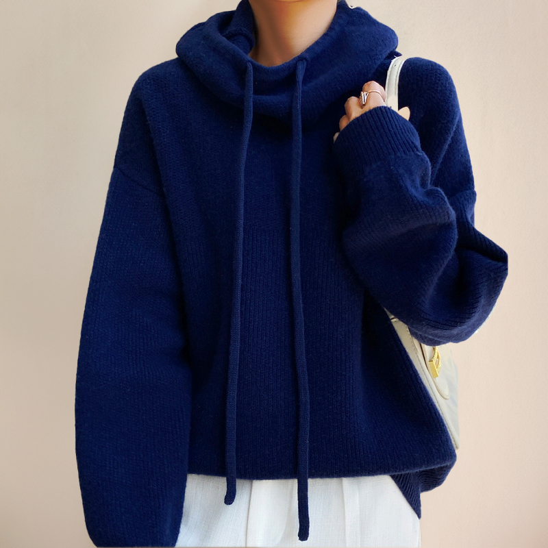 Sudadera cálida para mujer con cuello alto y estilo moderno