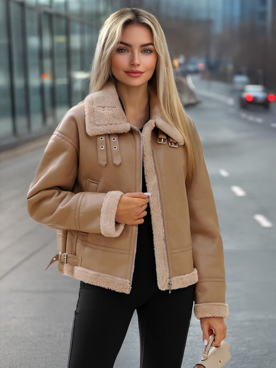 Chaqueta Moderna para Mujer con Diseño Elegante y Sofisticado